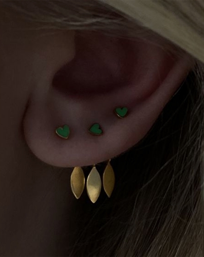 Stine A - Petit Love Heart Enamel Ørering - Grass Green/Guldfarvet